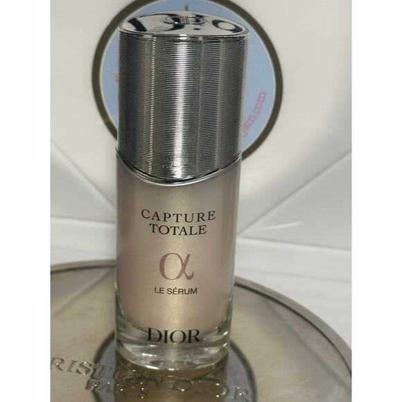 Dior Capture Totale Youth Revealing Le Serum - Face & Neck- 30 mL - NEW.  No box - Picture 1 of 3